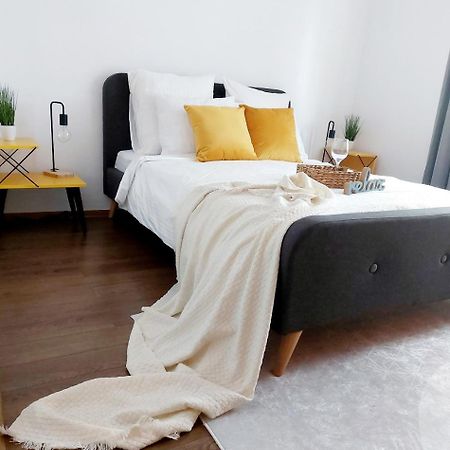 Cozy Apartment In The Center Of Бухарест Экстерьер фото