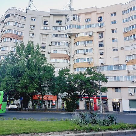 Cozy Apartment In The Center Of Бухарест Экстерьер фото